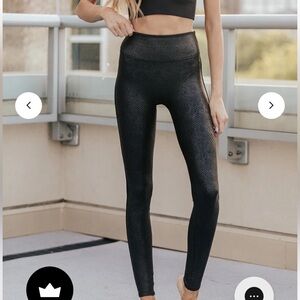 Spanx SPANX Pants Faux Leather Matte Snake Leggings Black size Large New